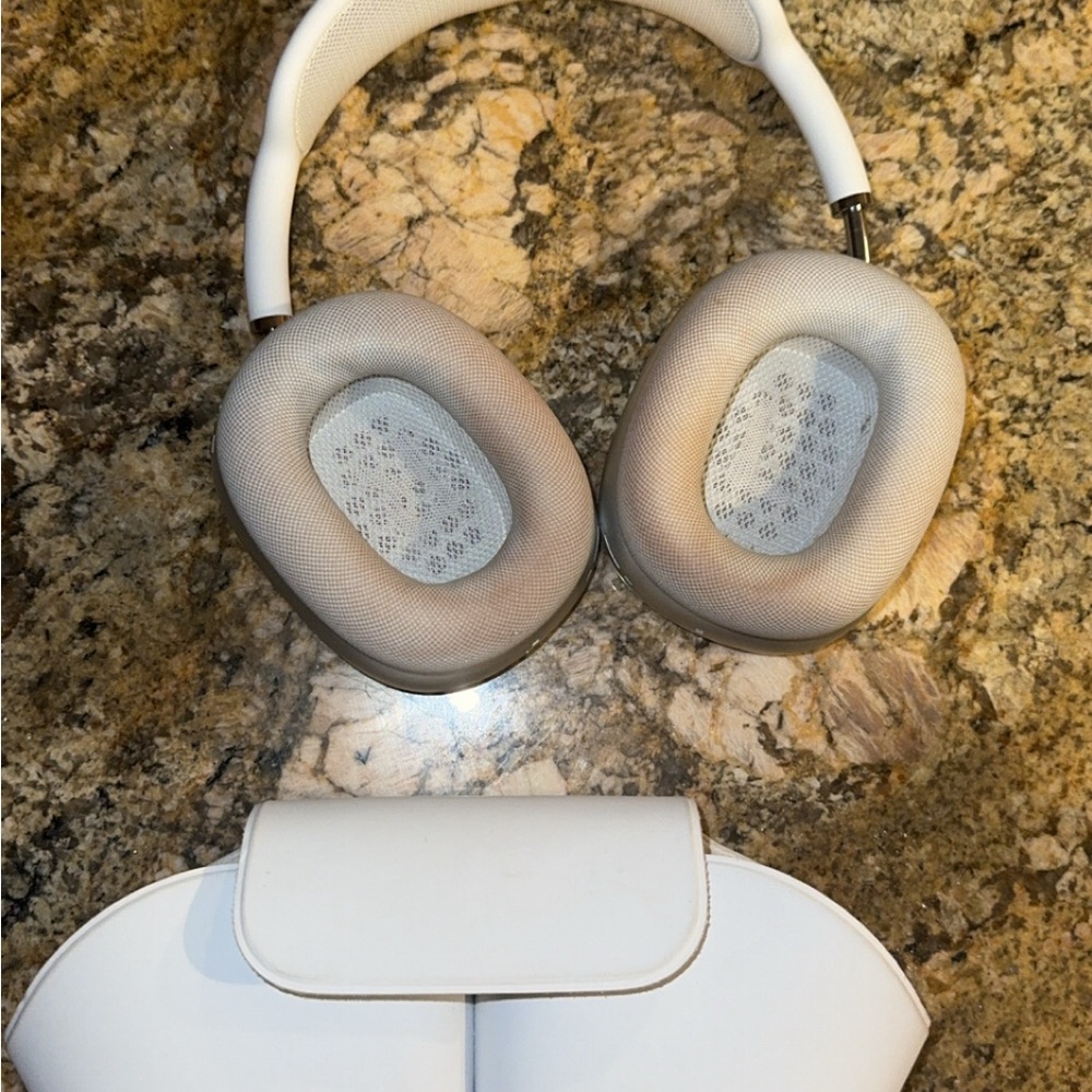 AirPod max - gently used - Picture 2 of 5